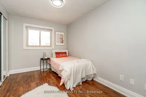 13 Martindale Crescent Brampton ON L6X 2V7