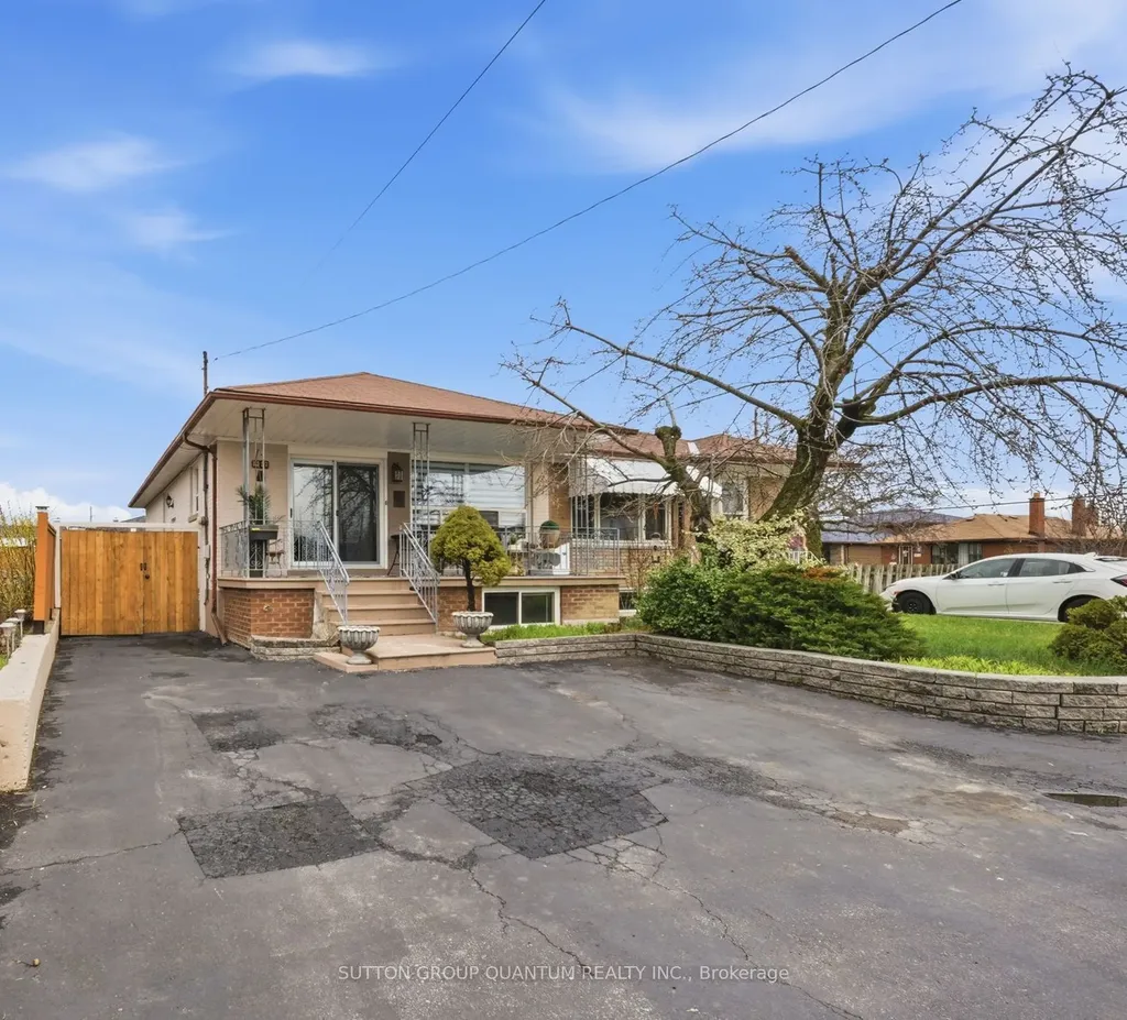 1257 Alexandra Avenue Mississauga ON L5E 2A7
