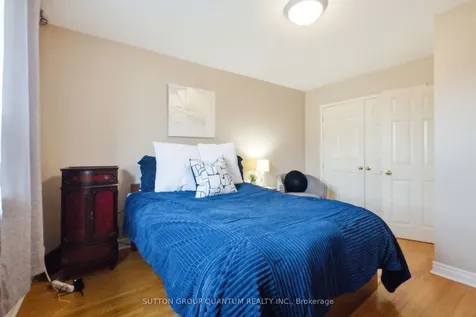 1257 Alexandra Avenue Mississauga ON L5E 2A7
