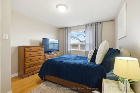 1257 Alexandra Avenue Mississauga ON L5E 2A7