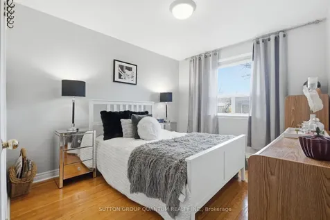 1257 Alexandra Avenue Mississauga ON L5E 2A7