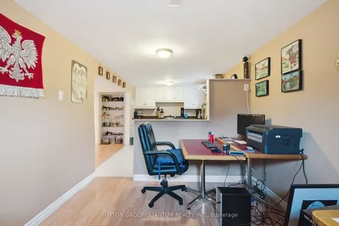 1257 Alexandra Avenue Mississauga ON L5E 2A7