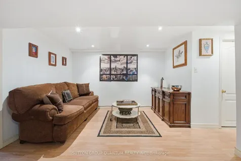 1257 Alexandra Avenue Mississauga ON L5E 2A7