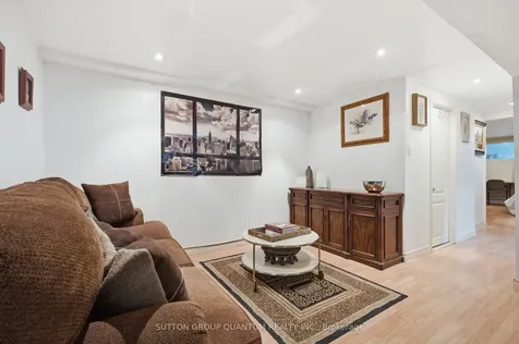 1257 Alexandra Avenue Mississauga ON L5E 2A7