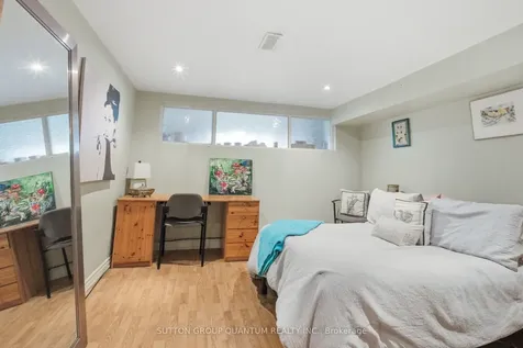 1257 Alexandra Avenue Mississauga ON L5E 2A7