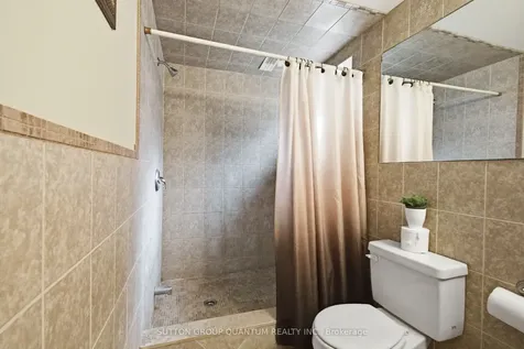 1257 Alexandra Avenue Mississauga ON L5E 2A7