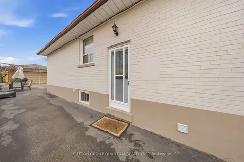 1257 Alexandra Avenue Mississauga ON L5E 2A7