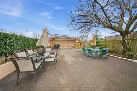 1257 Alexandra Avenue Mississauga ON L5E 2A7