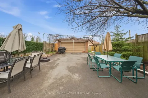 1257 Alexandra Avenue Mississauga ON L5E 2A7