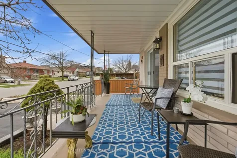 1257 Alexandra Avenue Mississauga ON L5E 2A7