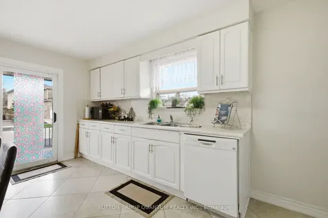 1257 Alexandra Avenue Mississauga ON L5E 2A7