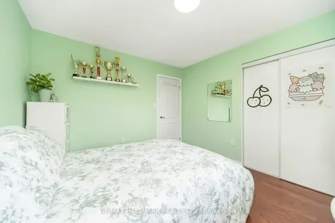 898 Mcnair Circle Milton ON L9T 6Y6