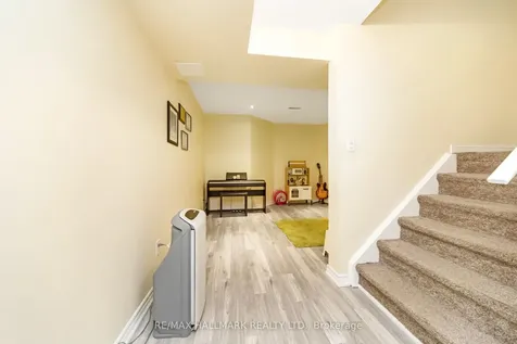 898 Mcnair Circle Milton ON L9T 6Y6