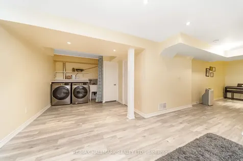 898 Mcnair Circle Milton ON L9T 6Y6