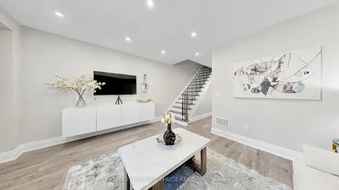 1321 Granrock Crescent Mississauga ON L5V 0E1