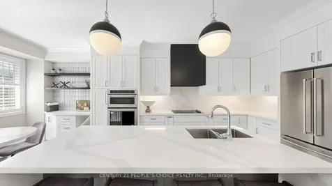 1321 Granrock Crescent Mississauga ON L5V 0E1