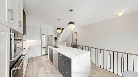 1321 Granrock Crescent Mississauga ON L5V 0E1