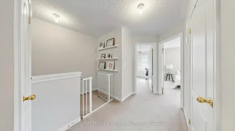 1321 Granrock Crescent Mississauga ON L5V 0E1