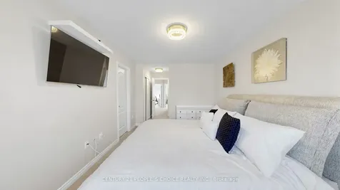 1321 Granrock Crescent Mississauga ON L5V 0E1