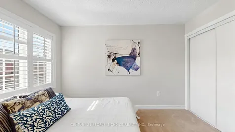 1321 Granrock Crescent Mississauga ON L5V 0E1