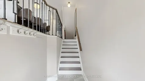 1321 Granrock Crescent Mississauga ON L5V 0E1