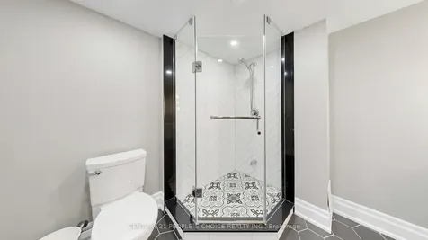 1321 Granrock Crescent Mississauga ON L5V 0E1