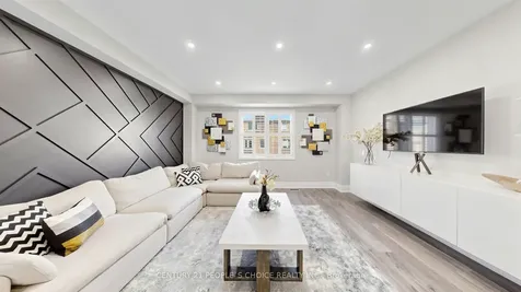 1321 Granrock Crescent Mississauga ON L5V 0E1
