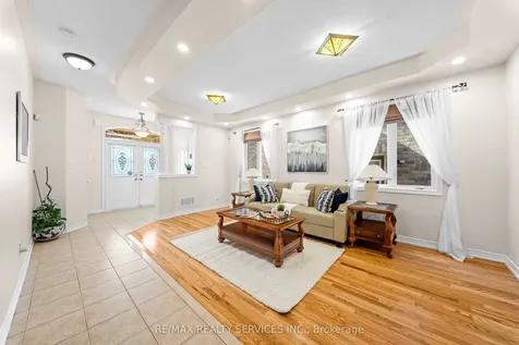 20 Strathdale Road Brampton ON L6P 2Y1