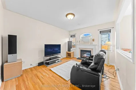 20 Strathdale Road Brampton ON L6P 2Y1