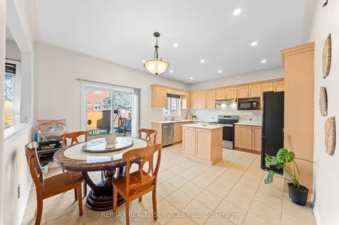 20 Strathdale Road Brampton ON L6P 2Y1