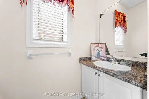 20 Strathdale Road Brampton ON L6P 2Y1