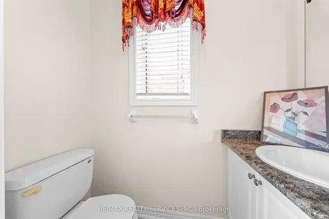 20 Strathdale Road Brampton ON L6P 2Y1