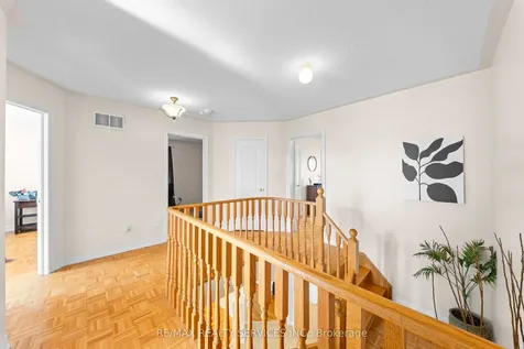 20 Strathdale Road Brampton ON L6P 2Y1