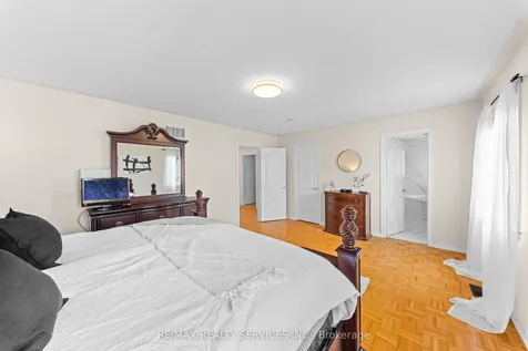 20 Strathdale Road Brampton ON L6P 2Y1