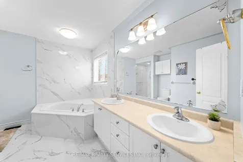 20 Strathdale Road Brampton ON L6P 2Y1
