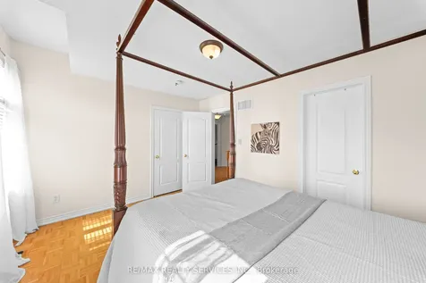 20 Strathdale Road Brampton ON L6P 2Y1