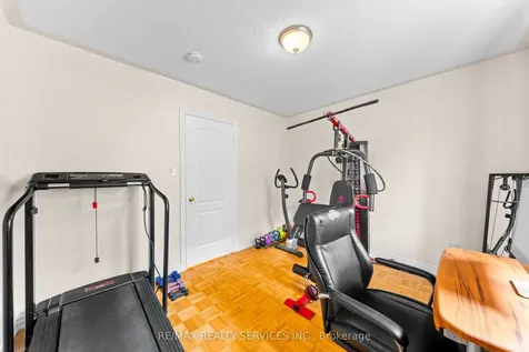 20 Strathdale Road Brampton ON L6P 2Y1