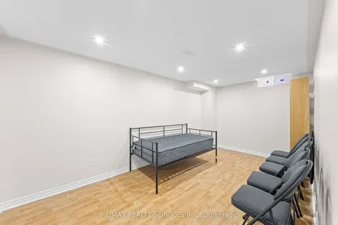 20 Strathdale Road Brampton ON L6P 2Y1