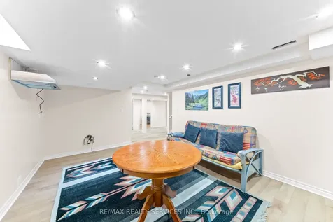 20 Strathdale Road Brampton ON L6P 2Y1