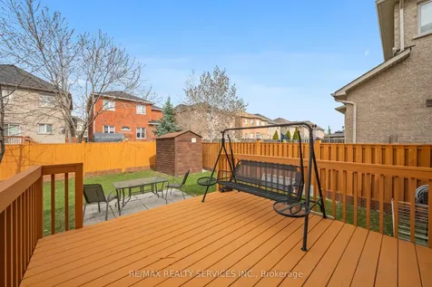 20 Strathdale Road Brampton ON L6P 2Y1