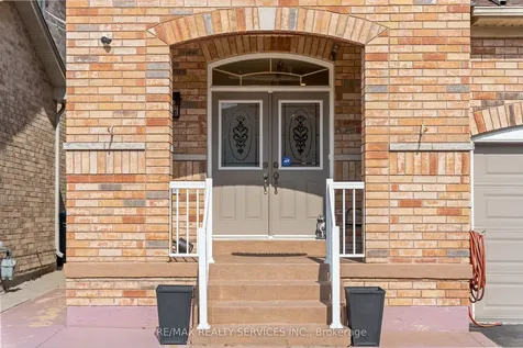 20 Strathdale Road Brampton ON L6P 2Y1