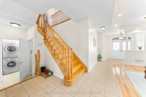 20 Strathdale Road Brampton ON L6P 2Y1