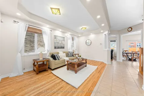 20 Strathdale Road Brampton ON L6P 2Y1