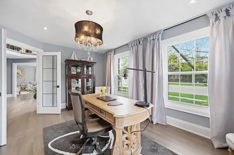 1256 Fieldcrest Lane Oakville ON L6M 2L8