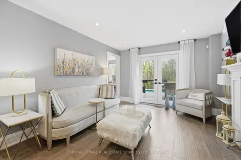 1256 Fieldcrest Lane Oakville ON L6M 2L8