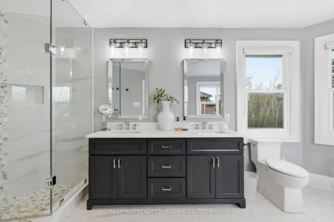 1256 Fieldcrest Lane Oakville ON L6M 2L8