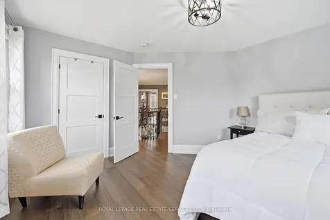 1256 Fieldcrest Lane Oakville ON L6M 2L8