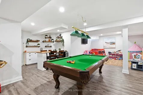 1256 Fieldcrest Lane Oakville ON L6M 2L8
