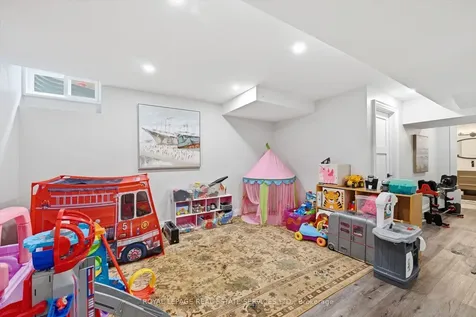 1256 Fieldcrest Lane Oakville ON L6M 2L8