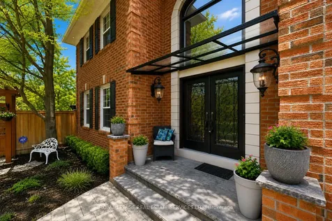 1256 Fieldcrest Lane Oakville ON L6M 2L8